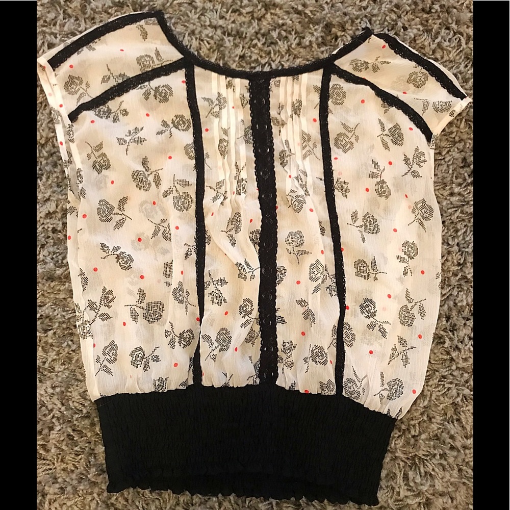Candies sheer top with elastic waiste